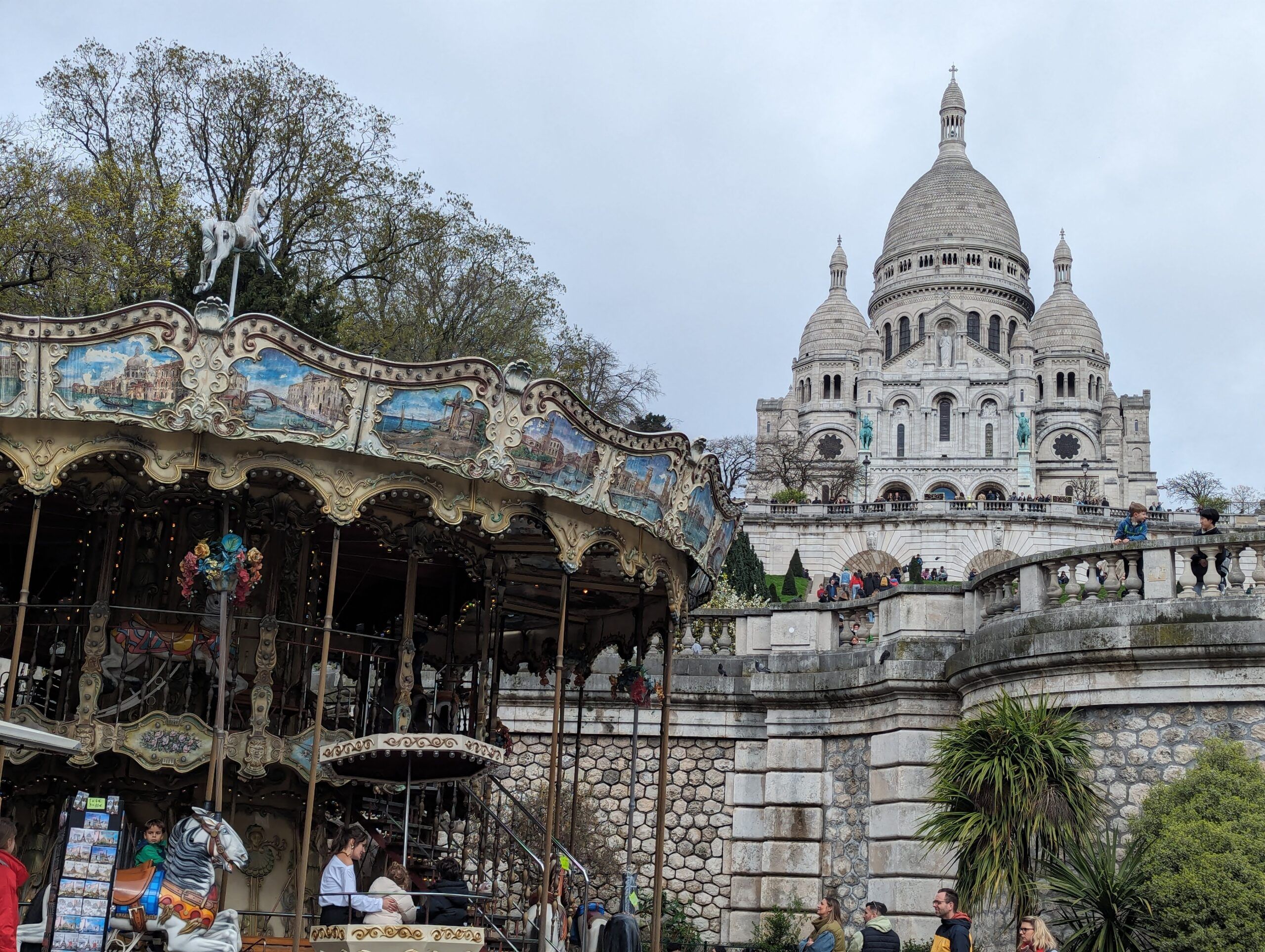 Montmartre, Moulin de la Galette, métro, manufacture sans gluten, Mac Do