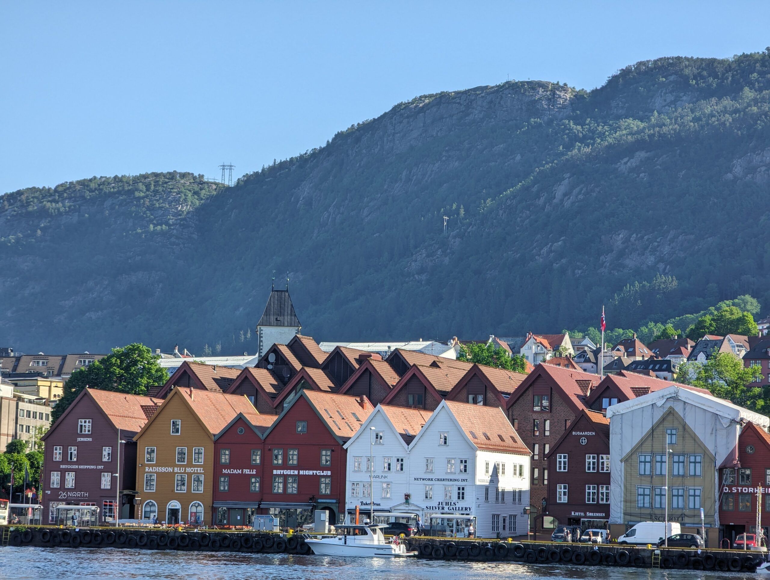 Bergen, Bryggen, Bahnfahrt (auf den Fløyen), Bingo, Blǻmann, Brauhaus, Brand(gefahr)